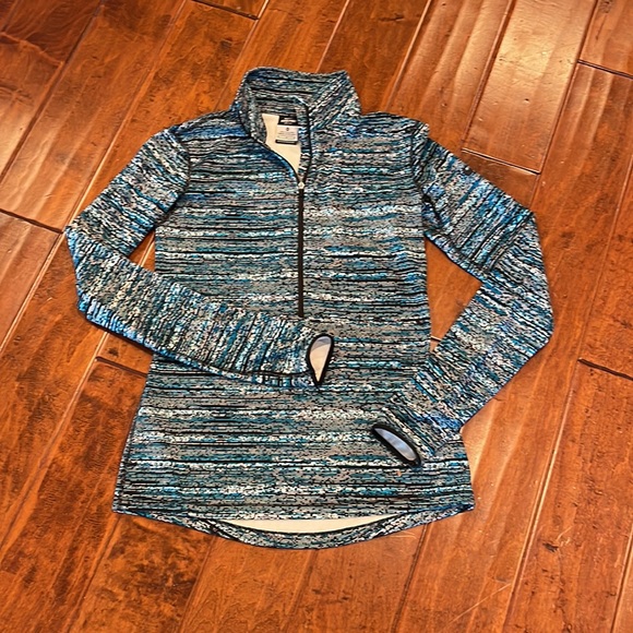 Women’s Nike pro long sleeve, half zip winter gear. - Picture 4 of 4